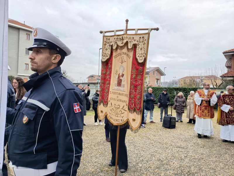 3-Used-Church-Items-Italy-Banner-Parade